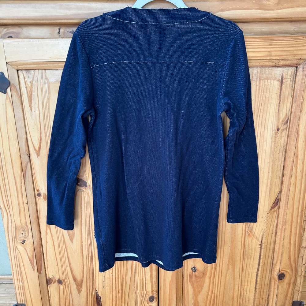 Soft Surroundings Top Blue Tunic Pockets Thermal V-Neck Buttons Size Small - Picture 2 of 6